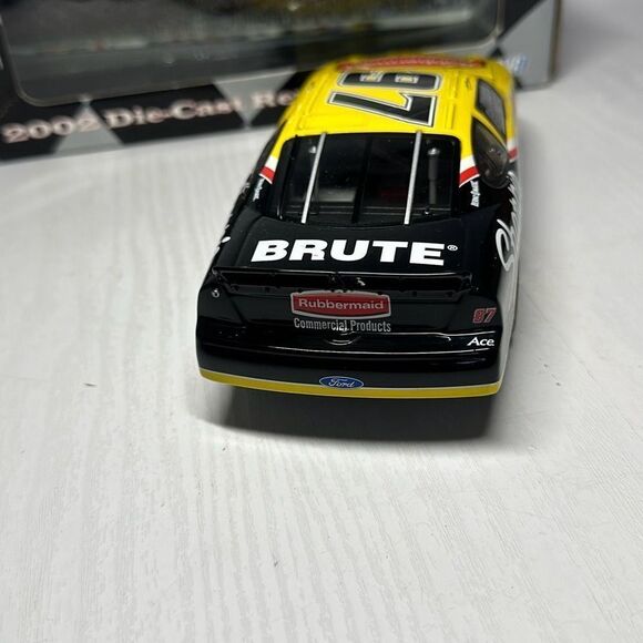 Team Caliber Owners Series #97 Kurt Busch 2002 Rubbermaid Sharpie Car 1:24 Scale - Picture 4 of 7